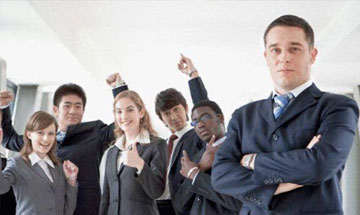 百名一線(xiàn)服務(wù)團(tuán)隊(duì)