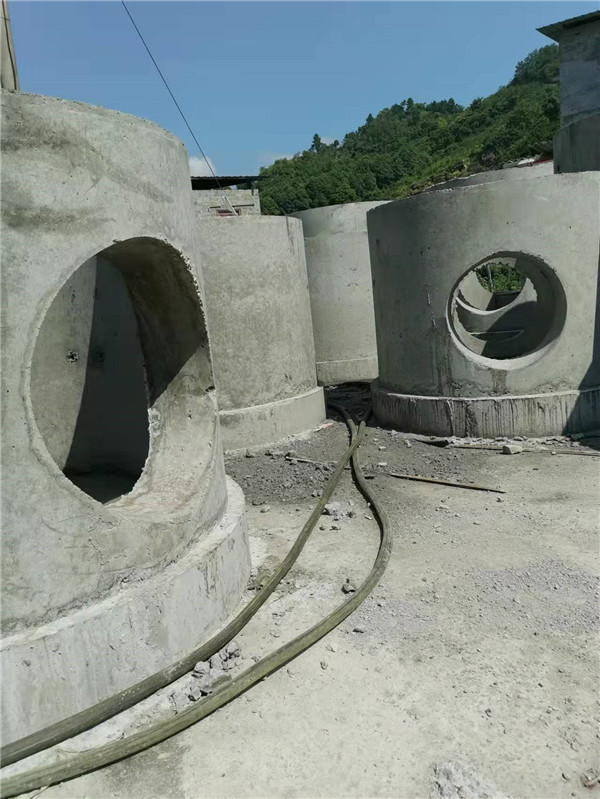 水泥檢查井